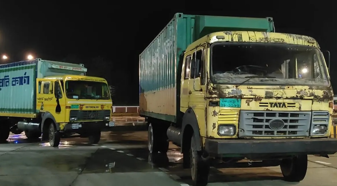 প্রথম চালানে ভারতে ৩৭ টন ৪৬০ কেজি ইলিশ রপ্তানি হয়েছে