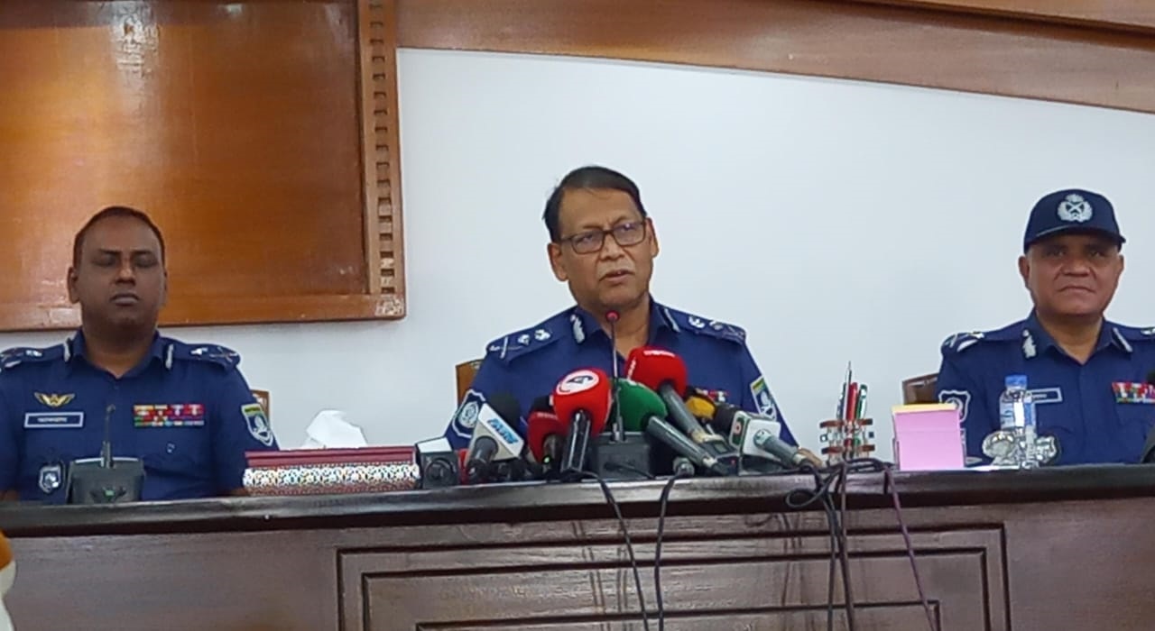 পুলিশ সদর দপ্তরে সংবাদ সম্মেলনে পুলিশ মহাপরিদর্শক (আইজিপি) বাহারুল আলম এসব তথ্য জানান।