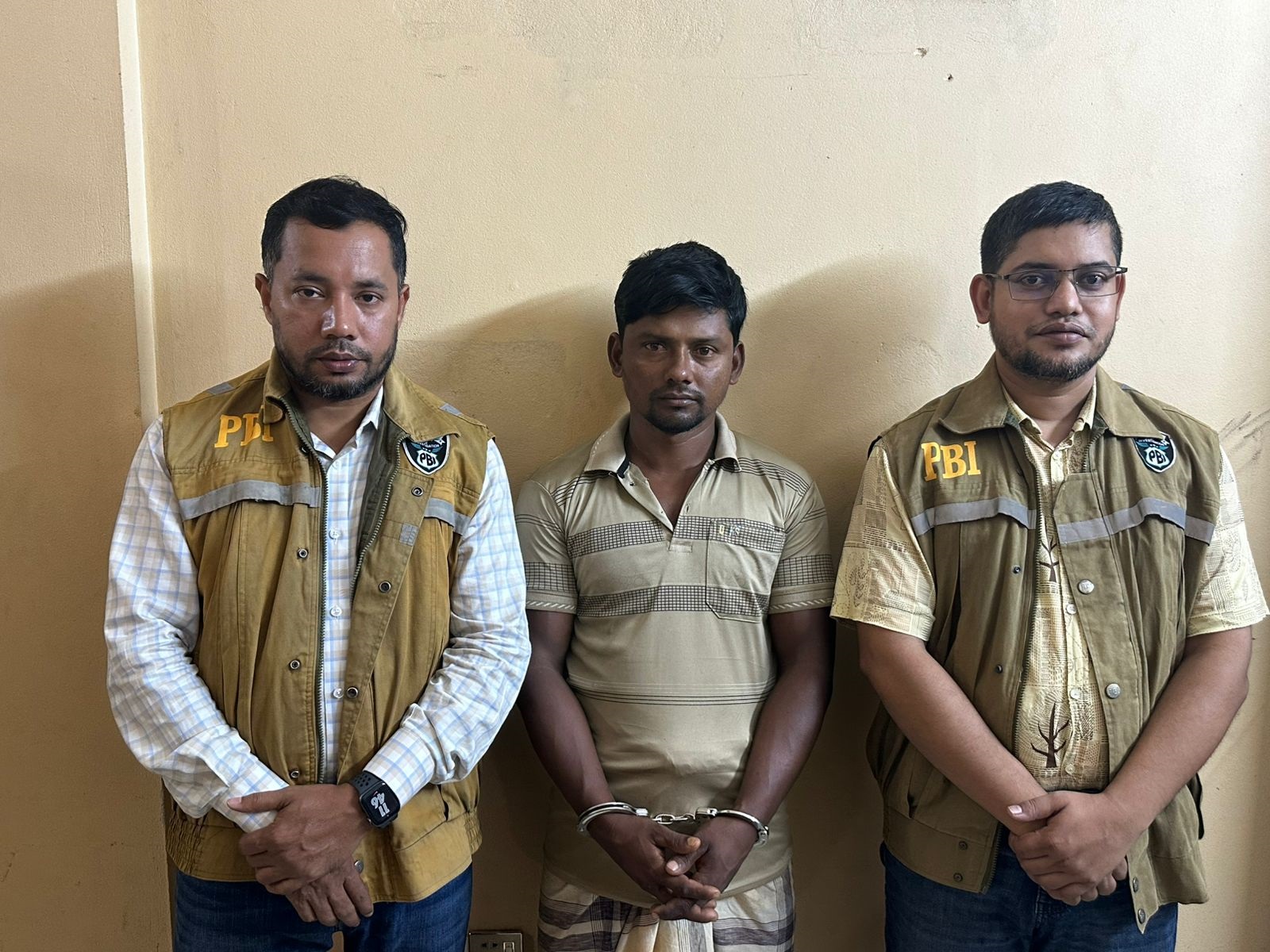 জয়নালের স্বীকারোক্তি অনুযায়ী আসামি আক্কাসকে গ্রেফতার করা হয়
