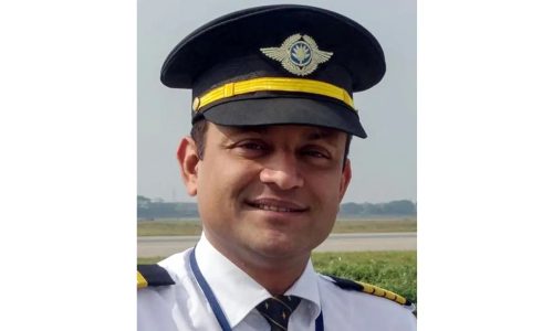 মায়ের পাসপোর্টটি নিয়ে জেদ্দা গিয়ে আটক বিমানের পাইলট