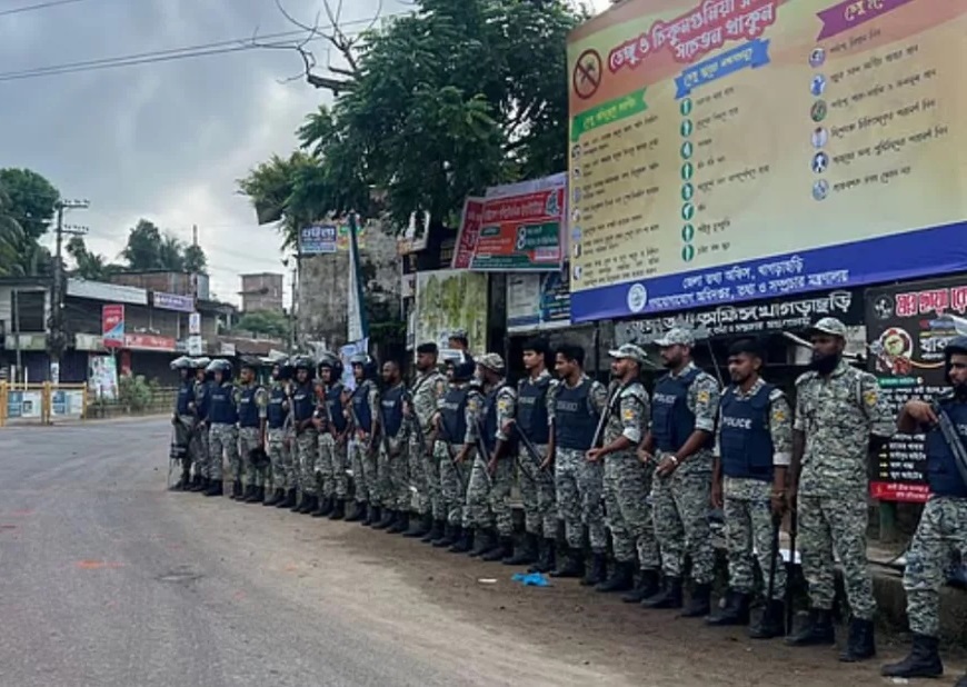 মিছিল ও সহিংসতার পর খাগড়াছড়ি জেলায় উত্তেজনা বিরাজ করছে।