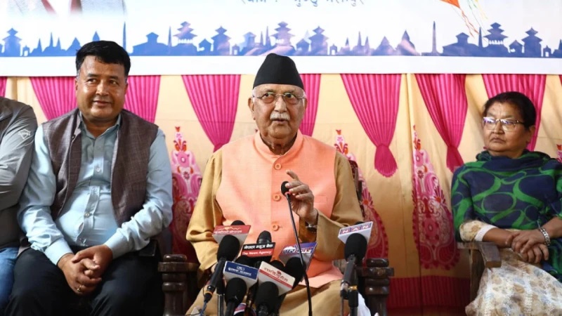 অন্তর্বর্তী সরকারের হাতে ক্ষমতা ছেড়ে দিলেও দেশ ছেড়ে পালাবেন না তিনি