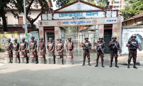 উৎসব চলাকালে আইনশৃঙ্খলা রক্ষা ও শান্তিপূর্ণ পরিবেশ বজায় রাখতে কাজ করছেন তারা।