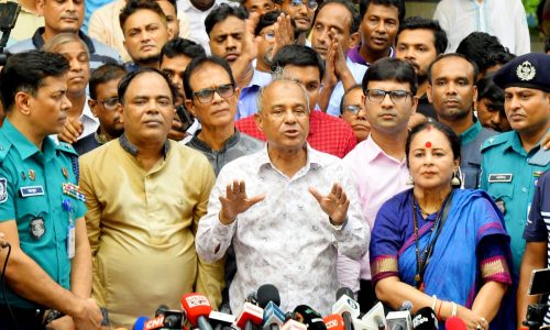 রমনা কালী মন্দির পরিদর্শন শেষে সাংবাদিকদের ব্রিফিংকালে