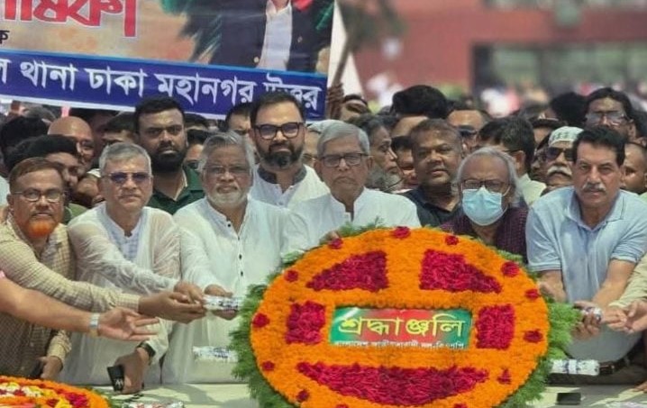 বিএনপির ৪৭তম প্রতিষ্ঠাবার্ষিকীতে জিয়াউর রহমানের সমাধিতে শ্রদ্ধা।