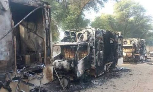 পুলিশ প্রশিক্ষণ কেন্দ্রে হামলার পর পোড়া যানবাহন দেখা গেছে। ছবি: সংগৃহীত