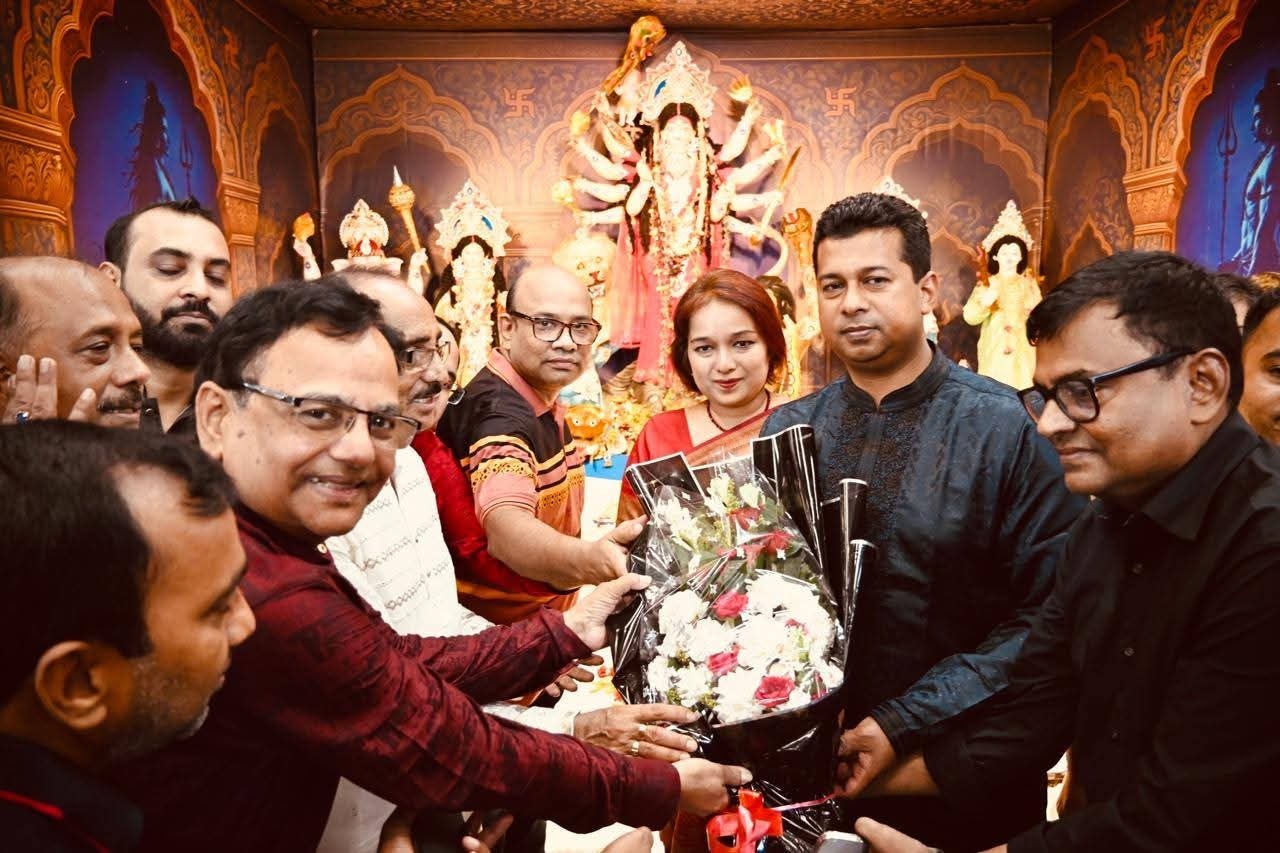 শান্তিপূর্ণভাবে উৎসব শেষ হওয়ায় হিন্দু সম্প্রদায়ের নেতৃবৃন্দ জেলা প্রশাসক মোহাম্মদ জাহিদুল ইসলাম মিঞার ভূয়সী প্রশংসা করেছেন