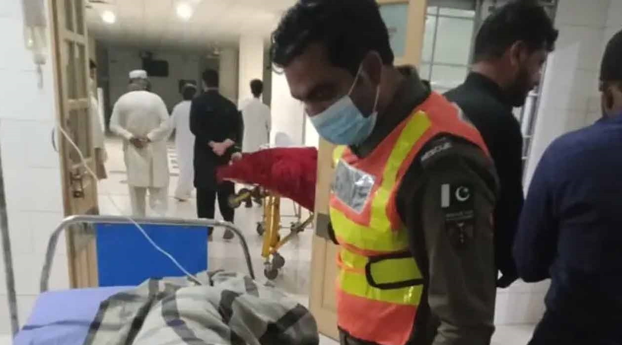 পাকিস্তানে ভয়াবহ সড়ক দুর্ঘটনা
