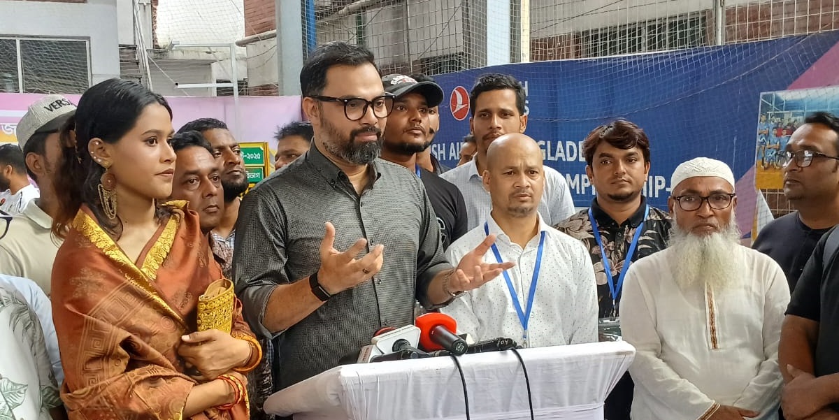 বিসিবি পরিচালনা পর্ষদ নির্বাচনে সরকারি হস্তক্ষেপের অভিযোগ তুলেছেন জাতীয় ফুটবল দলের সাবেক অধিনায়ক ও বর্তমানে বাংলাদেশ জাতীয়তাবাদী দলের ক্রীড়াবিষয়ক সম্পাদক আমিনুল হক।