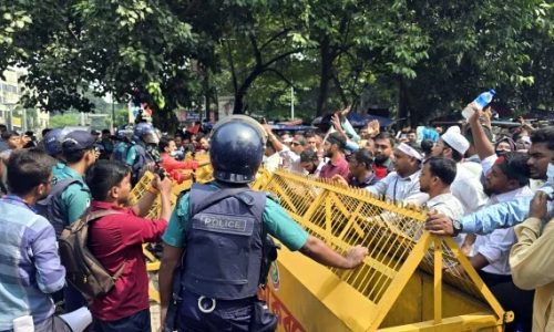 আন্দোলনে শিক্ষকরা