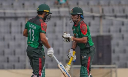 ১৭৬ রানের জুটিতে বড় রানের ভিতটা গড়ে দেন সাইফ হাসান আর সৌম্য সরকার