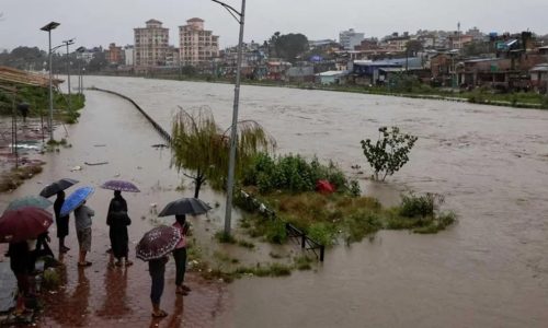 নেপালে ভারী বৃষ্টিপাতের ফলে সৃষ্ট আকস্মিক বন্যা। ছবি: সংগৃহীত