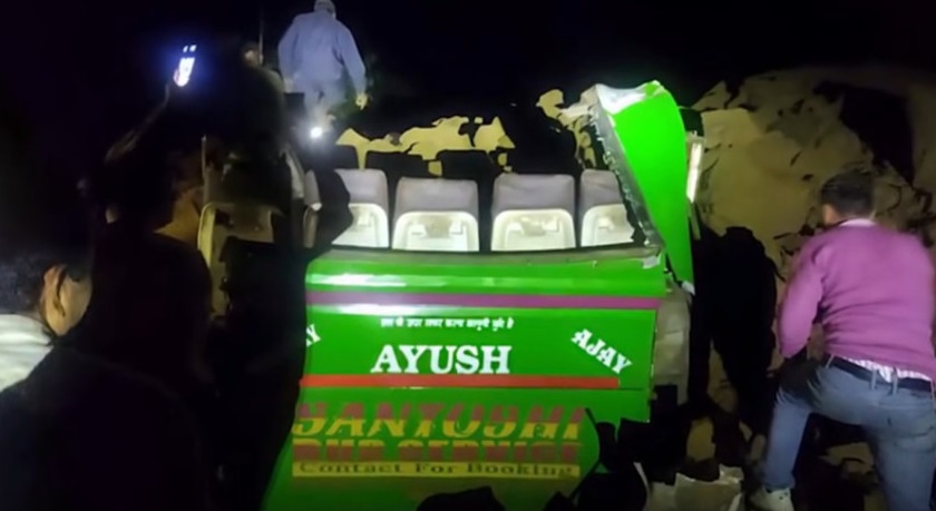 মঙ্গলবার রাত থেকেই উদ্ধার কার্যক্রম শুরু হয়েছে।