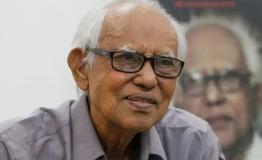 মেডিকেল শিক্ষার্থীদের প্রশিক্ষণ ও গবেষণার জন্য আহমদ রফিক তার মরণোত্তর দেহ দান করে গেছেন।