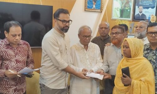 মিরপুরে অগ্নিকাণ্ডের ঘটনায় নিহতদের পরিবারকে আর্থিক সহায়তা প্রদান করেন বিএনপির সিনিয়র যুগ্ম মহাসচিব রুহুল কবির রিজভী ও মহানগর উত্তর বিএনপির আহবায়ক আমিনুল হক