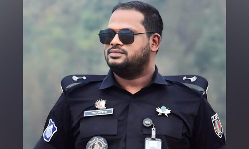আহত অবস্থায় শামিম আনোয়ারকে উদ্ধার করে নরসিংদী সদর হাসপাতালে নেয়া হয়