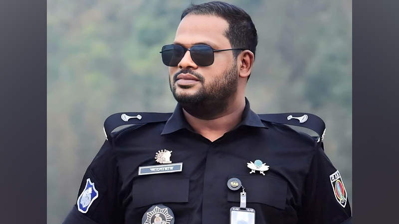 আহত অবস্থায় শামিম আনোয়ারকে উদ্ধার করে নরসিংদী সদর হাসপাতালে নেয়া হয়