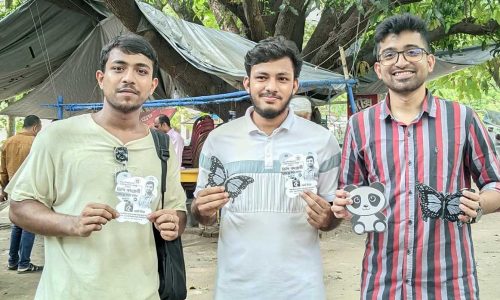 প্রার্থীরা সাধারণ শিক্ষার্থীদের মনোযোগ কাড়তে নিচ্ছেন একের পর এক ব্যতিক্রমী ও সৃজনশীল কৌশল