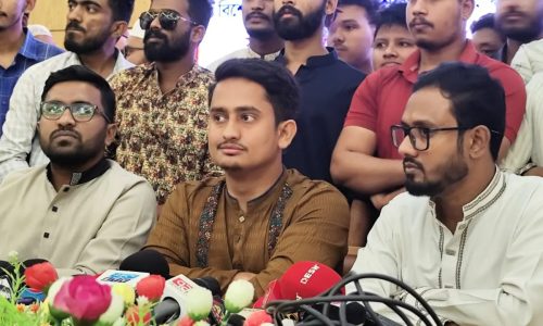 জামালপুর জেলা পরিষদ মিলনায়তনে এনসিপির সমন্বয় সভা শেষে সাংবাদিকদের এসব কথা বলেন তিনি