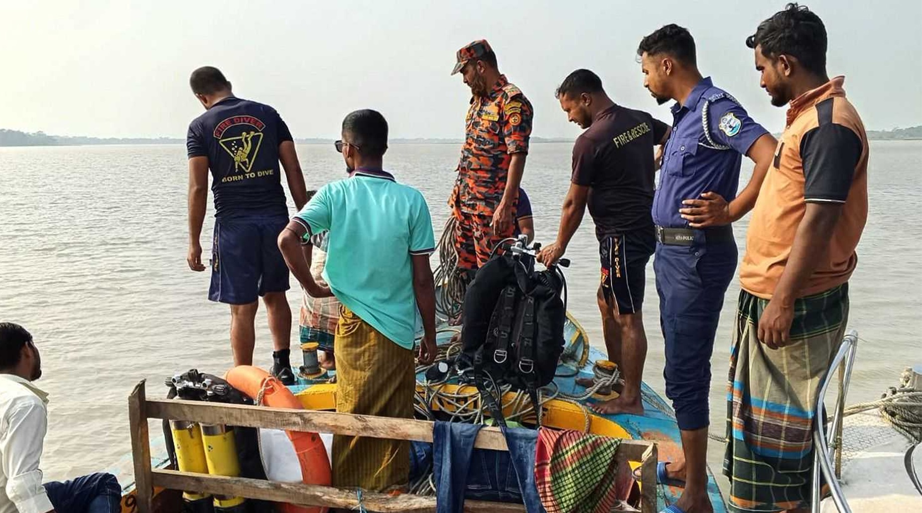 নৌ-পুলিশের ধাওয়ায় নদীতে ঝাঁপ, যুবকের মরদেহ উদ্ধার
