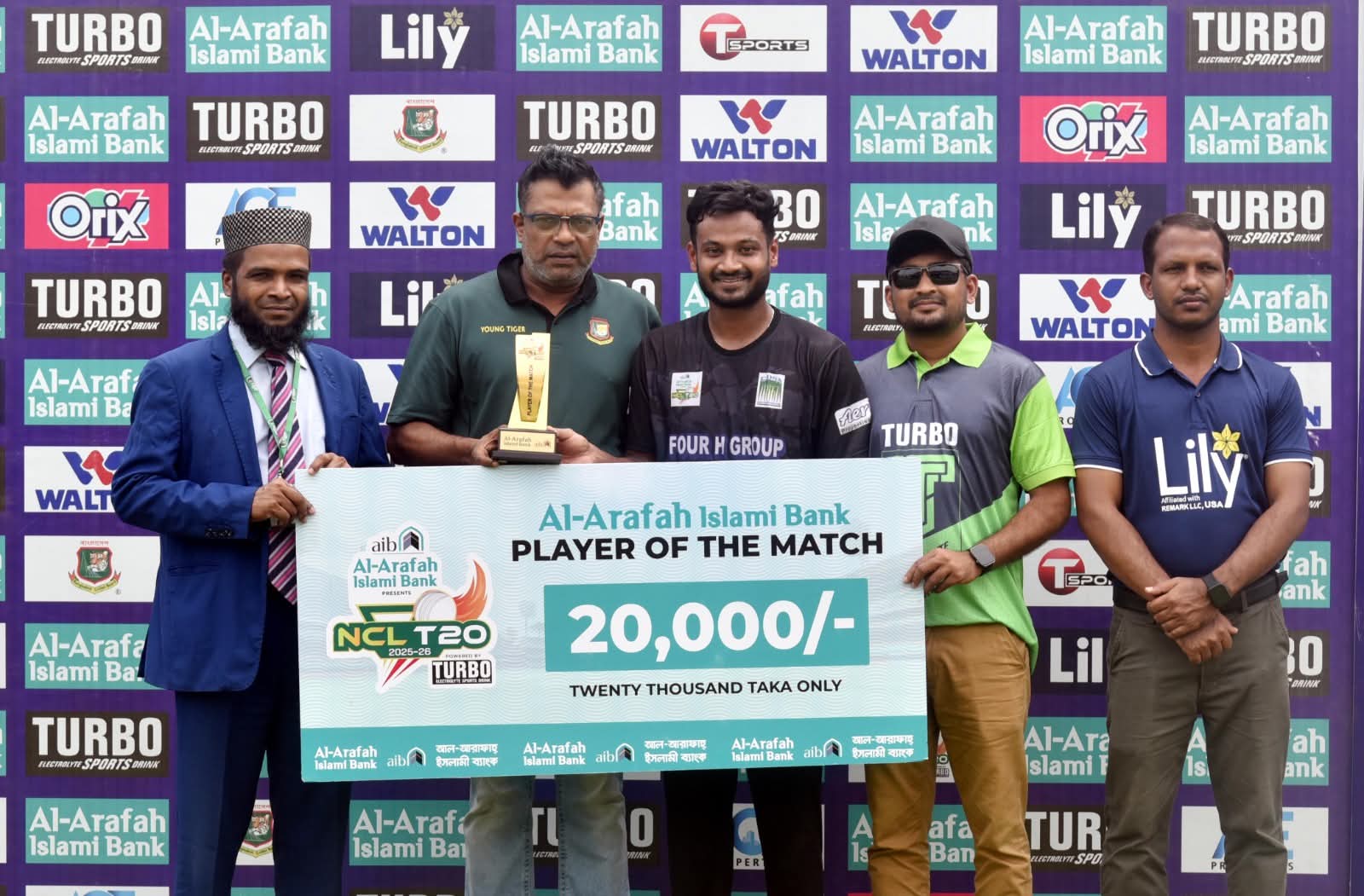 বুধবার বরিশাল বিভাগকে ৮ উইকেটে হারিয়ে টানা তৃতীয় জয় তুলে নিয়েছে চট্টগ্রাম বিভাগ