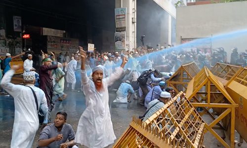 ছবি:ক্যাপ্টেন 'স টিভি