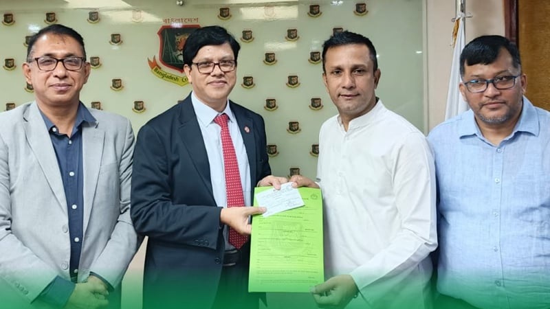 ক্যাটাগরি-৩ থেকে কোয়াবের সাবেক সাধারণ সম্পাদক দেবব্রত পালকে হারিয়ে পরিচালক হয়েছেন জাতীয় দলের সাবেক এই অধিনায়ক