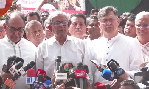 শহীদ রাষ্ট্রপতি জিয়াউর রহমানের মাজারে ফুল দিয়ে শ্রদ্ধা নিবেদন শেষে এ মন্তব্য করেন তিনি