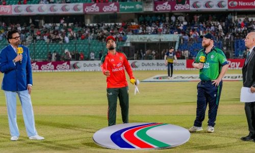 টস জিতে ফিল্ডিংয়ে বাংলাদেশ