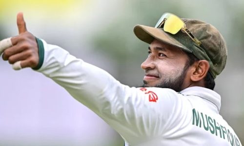 ৯৯তম টেস্ট ম্যাচে মাঠে নামেন মুশফিক