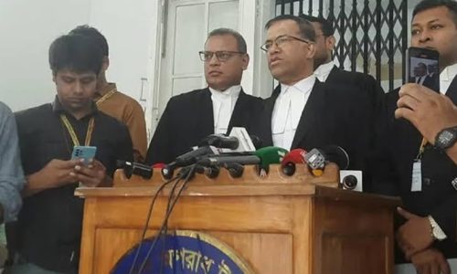 সরে দাঁড়ালেন ব্যারিস্টার সরোয়ার