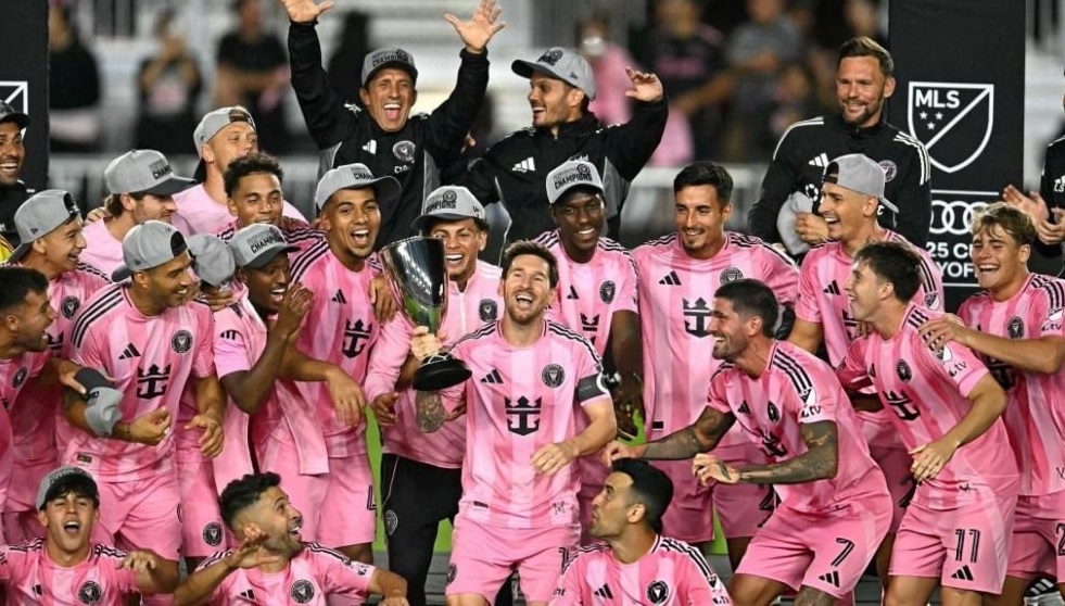 একটি ট্রফি জিতে আরেকটির অপেক্ষায় মেসির মায়ামি