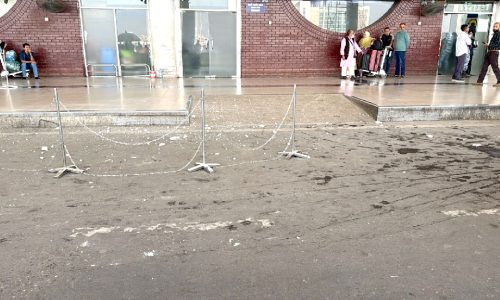 সকাল ১০টা ৩৮ মিনিটে ঘটে যাওয়া ভূমিকম্পে এই ঘটনা ঘটে।