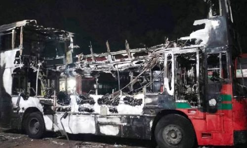 বিআরটিসির ২ বাসে আগুন।ছবি: সংগৃহীত।