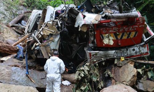 কলম্বিয়ায় স্কুলবাস দুর্ঘটনায় নিহত ১৭, আহত ২০। ছবি: সংগৃহীত