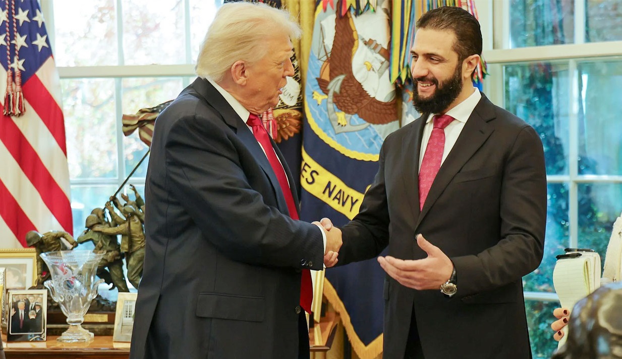 আল শারা ও ট্রাম্প । ছবি: সংগৃহীত।