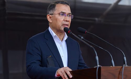 ছবি:ক্যাপ্টেন্স টিভি